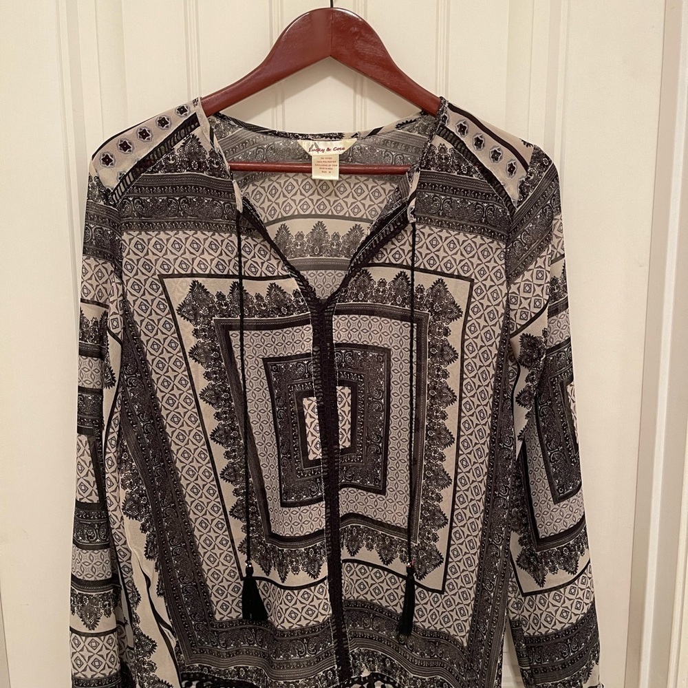 Lucky & Coco Womens M Bohemian Black & White Tunic With Tassels & Geometric Prin